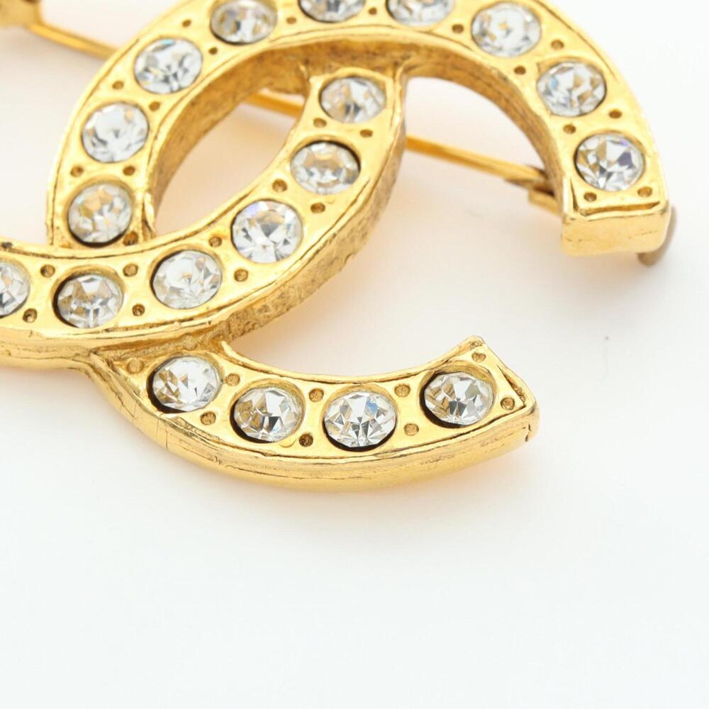 CHANEL White Logo Brooch - Picture 6 of 7